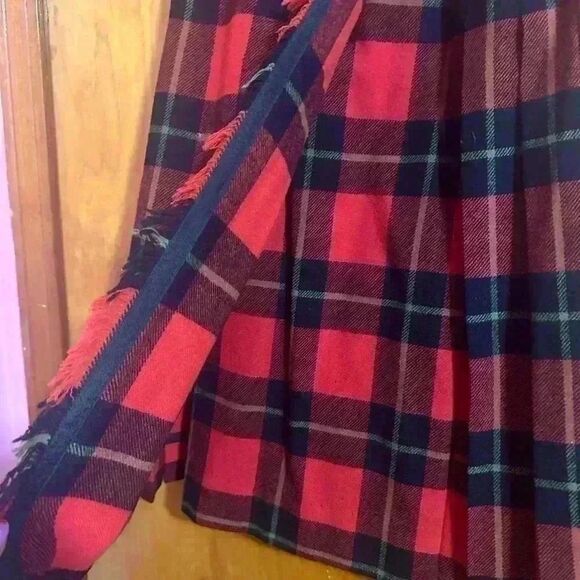 Lord & Taylor  Plaid Skirt S Sloat Tailored Wool Red Black Tartan Kilt 1556 - Picture 10 of 10